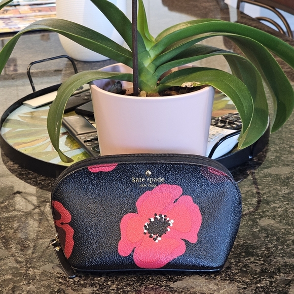 Kate Spade Hyde Lane Poppy Pouch - Picture 1 of 15